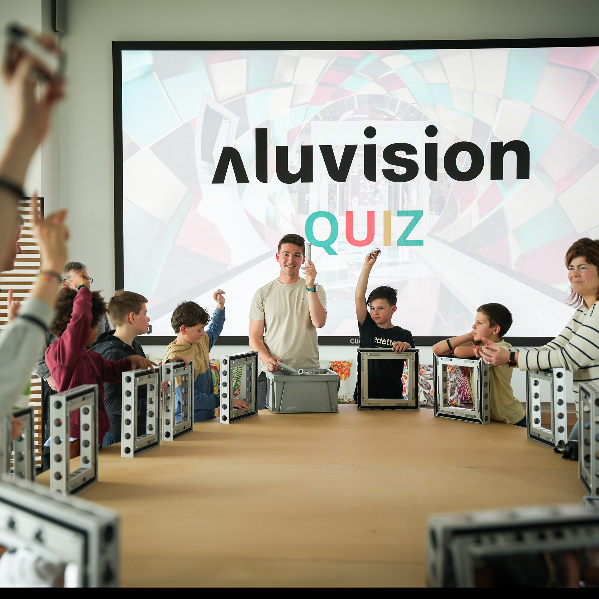 Primary school students dive into Aluvision's world